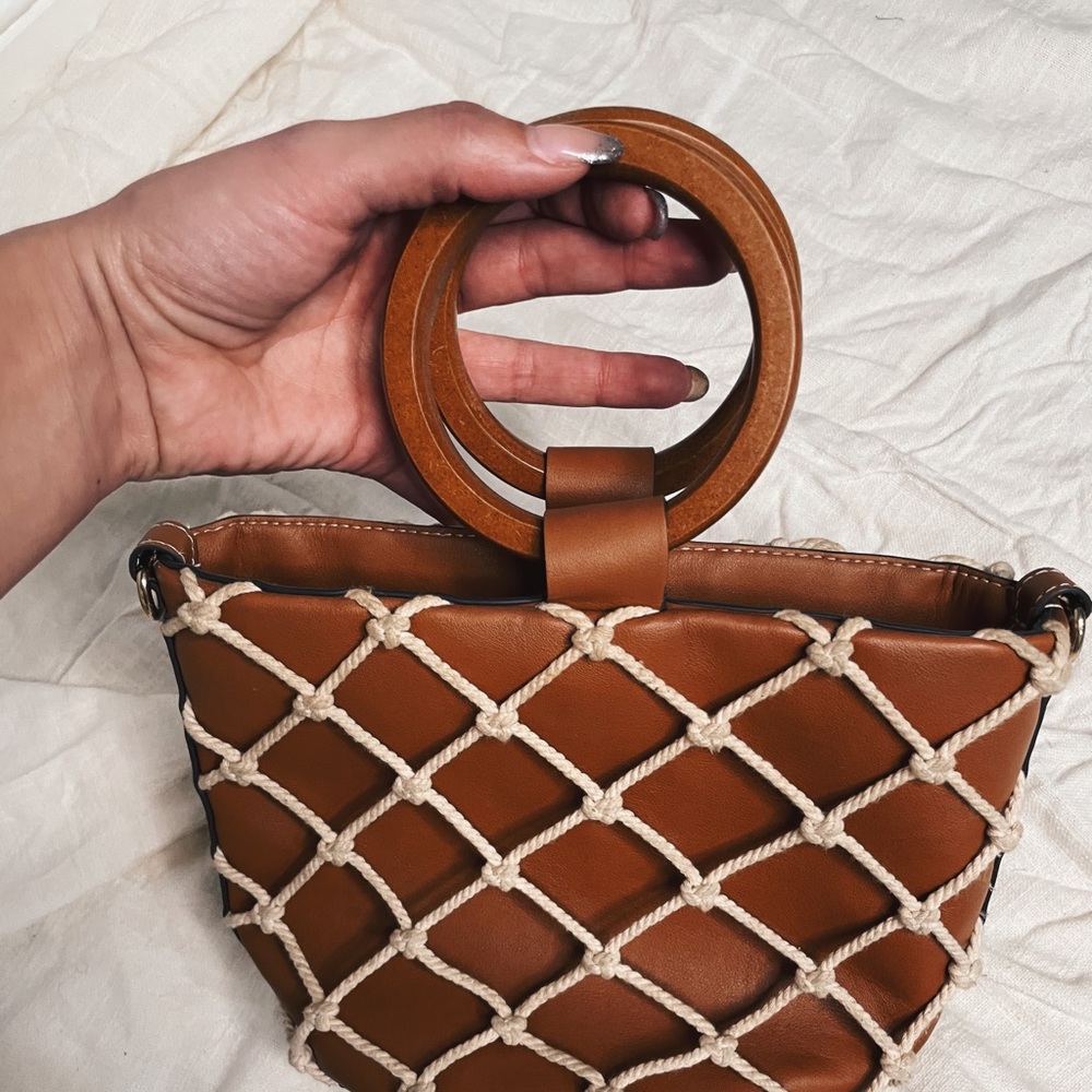 Netted purse - Picture 2 of 2